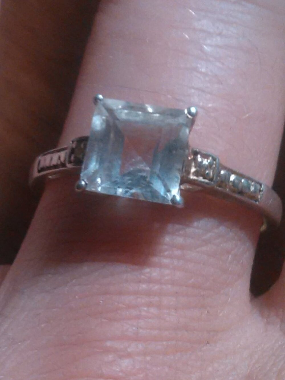 White Topaz Sterling Silver Solitaire Ring (Size 9)